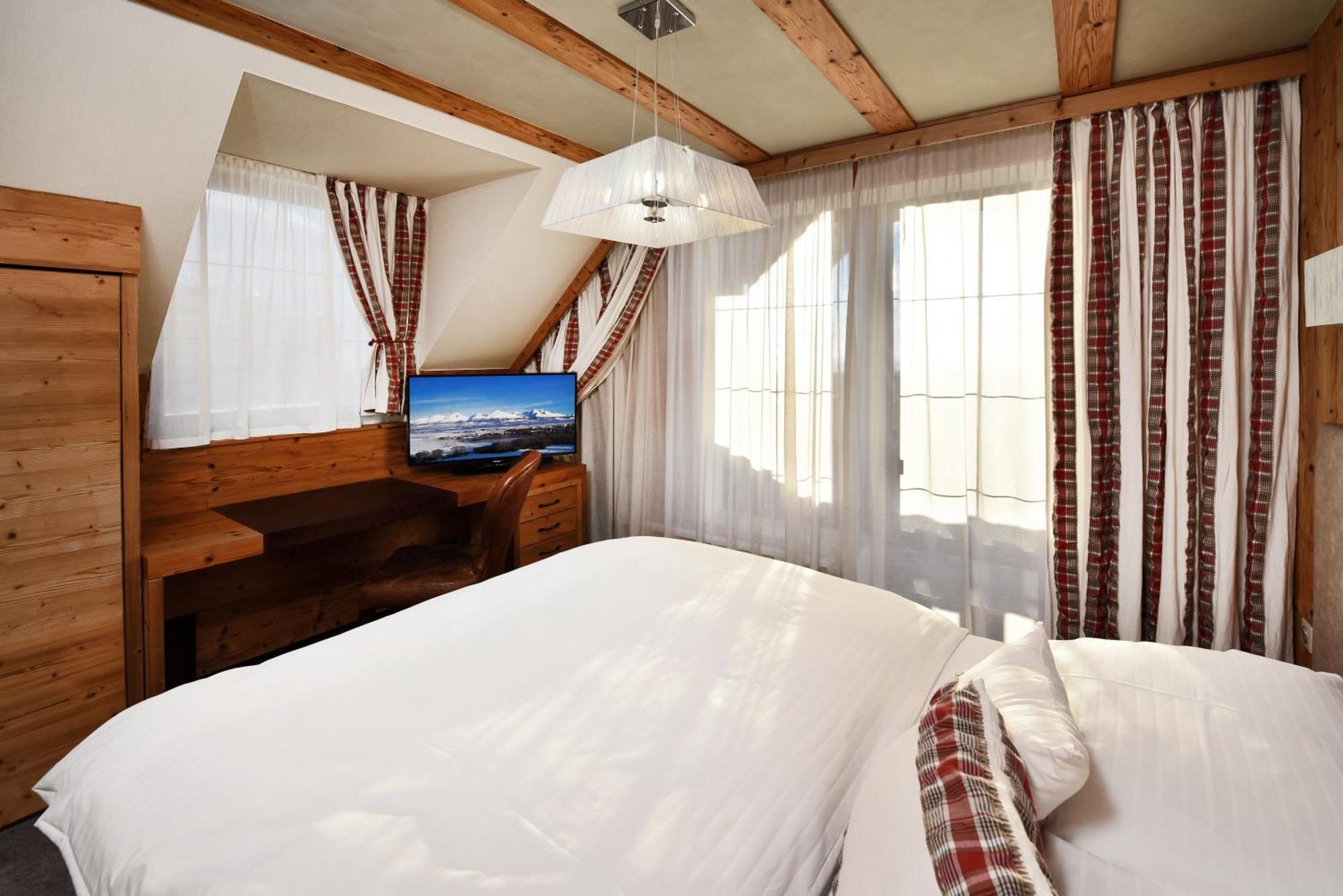 Aplend Hotel Kukucka Tatranska Lomnica Bagian luar foto